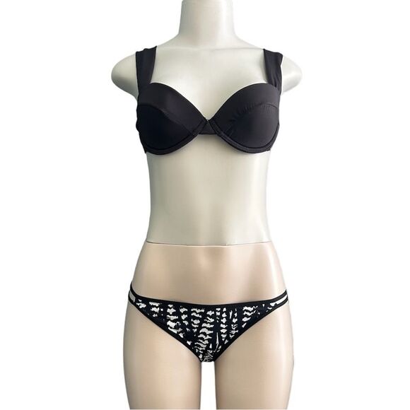 WEWOREWHAT Black Claudia Underwire Wide Strap Bikini Swim Top Size Medium - Picture 8 of 9